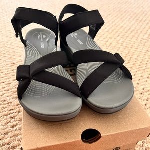 8.5 Clarks Arla Gracie Black